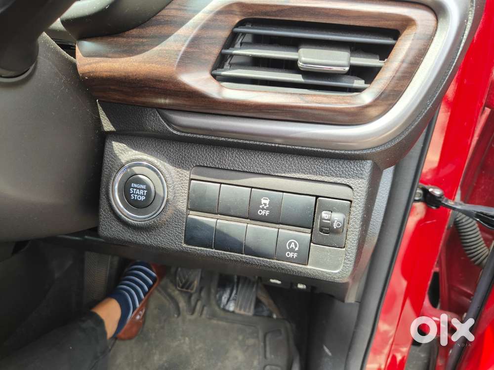Maruti Suzuki Brezza 1.5 Zxi At Smart Hybrid, 2023, Petrol