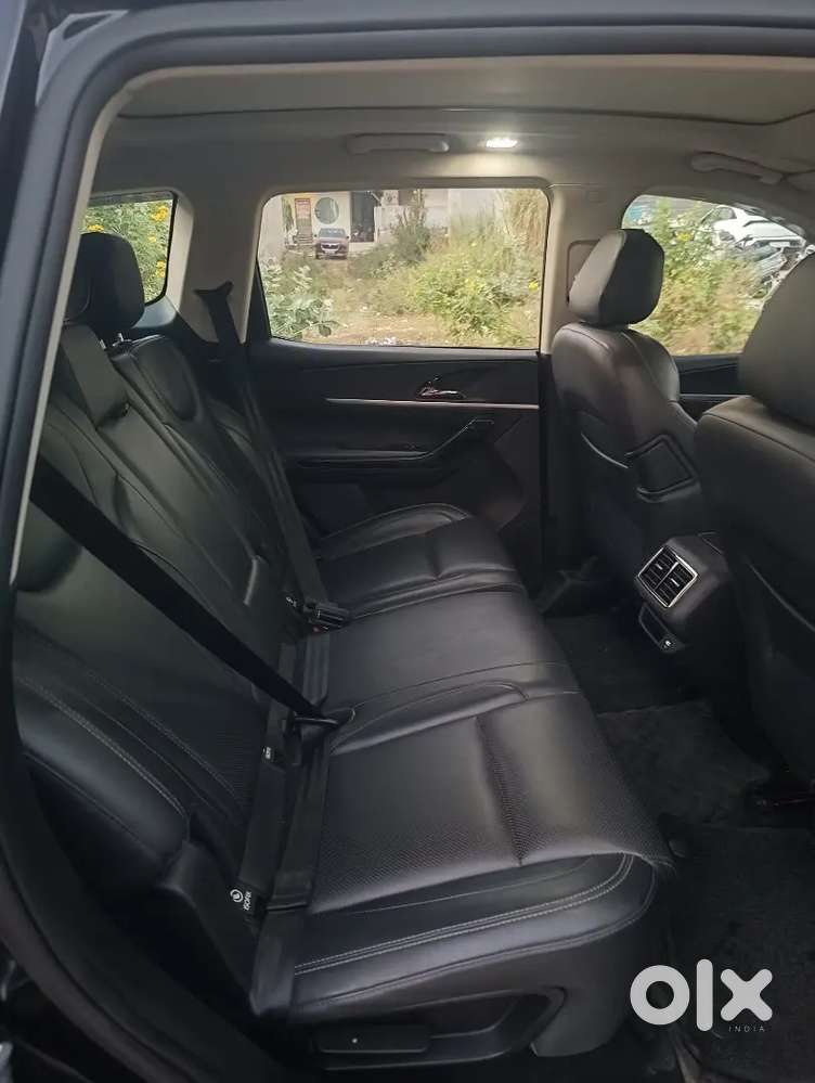 Mahindra Xuv700 Ax7l Petrol 2025