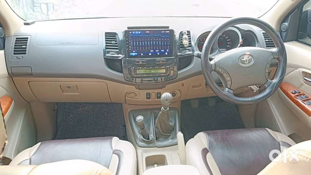 Toyota Fortuner 3.0 4x4 Manual, 2011, Diesel