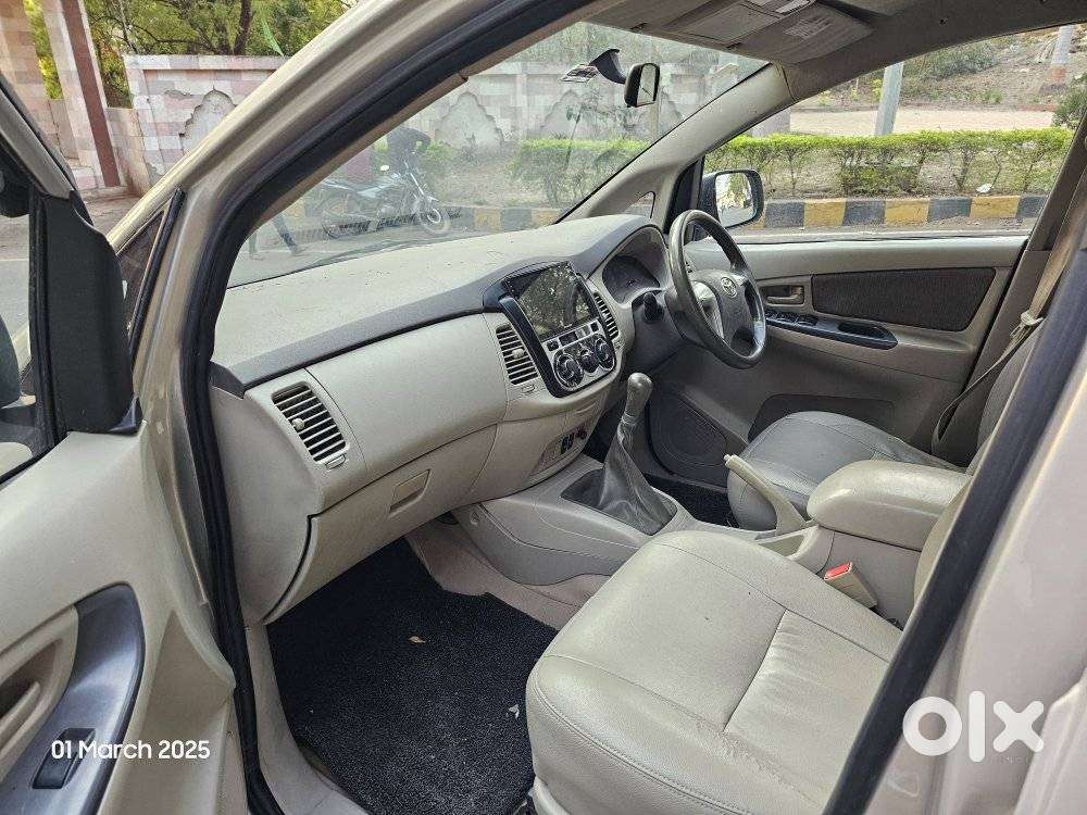 Toyota Innova 2.5 G (diesel) 8 Seater Bs Iv, 2012, Diesel