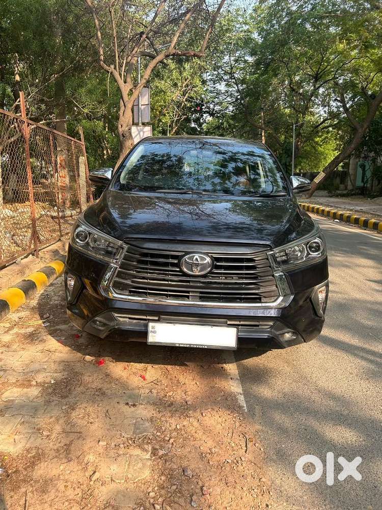 Toyota Innova Crysta (2022)