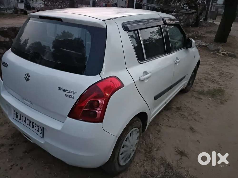 Maruti Suzuki Swift 2011 Diesel Manual Fourth-hand