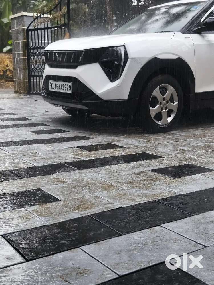 Mahindra Xuv 3xo 2025 At
