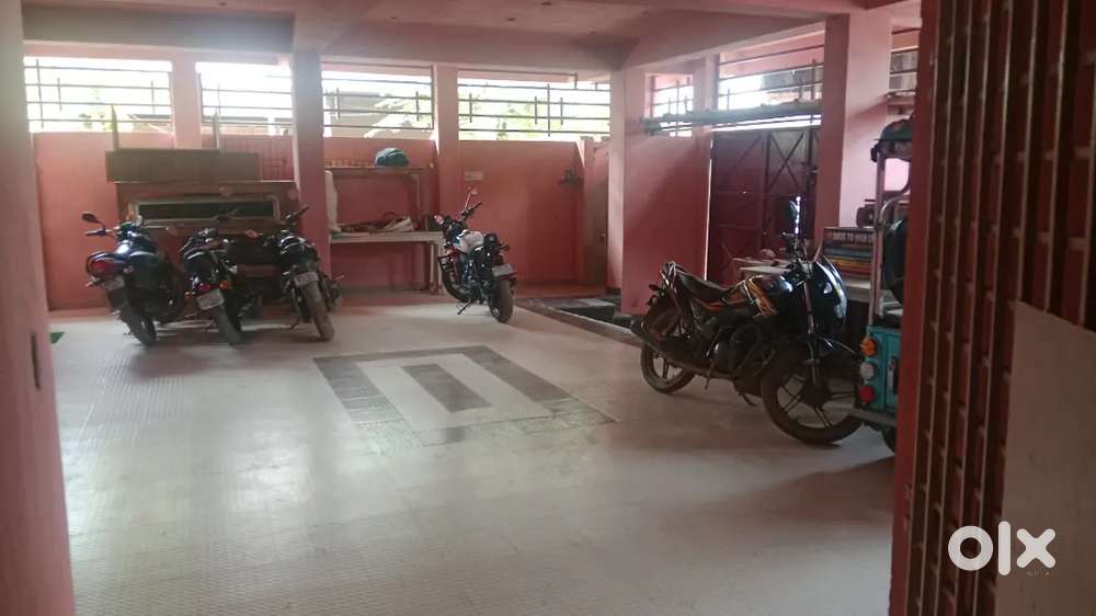 1 big tiles furnished room (300 sqft )  available at first floor