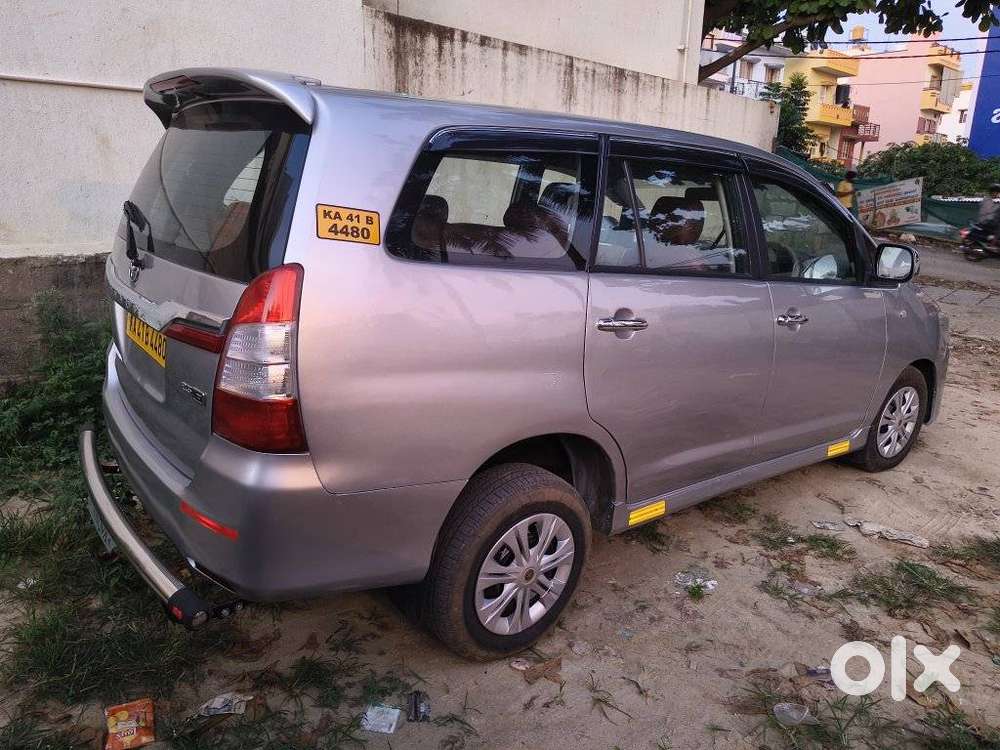 Toyota Innova 2.5 G (diesel) 8 Seater Bs Iv, 2015, Diesel