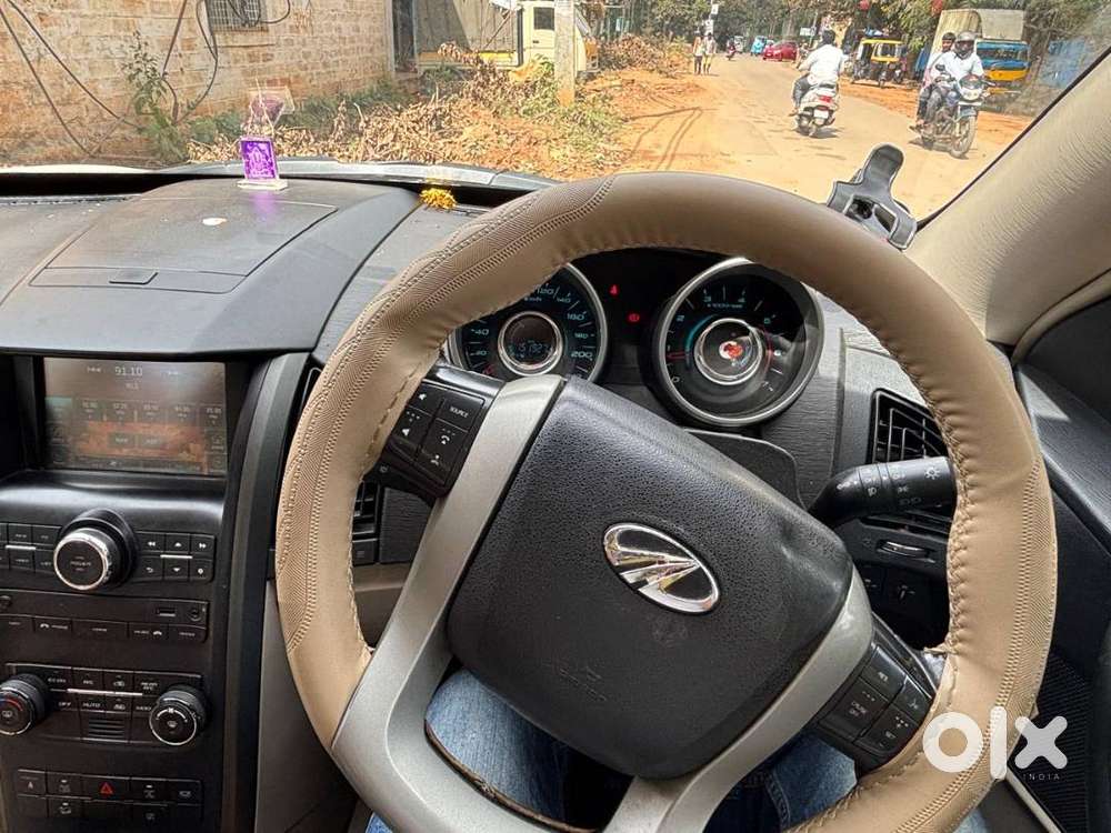 Mahindra Xuv500 (2015)
