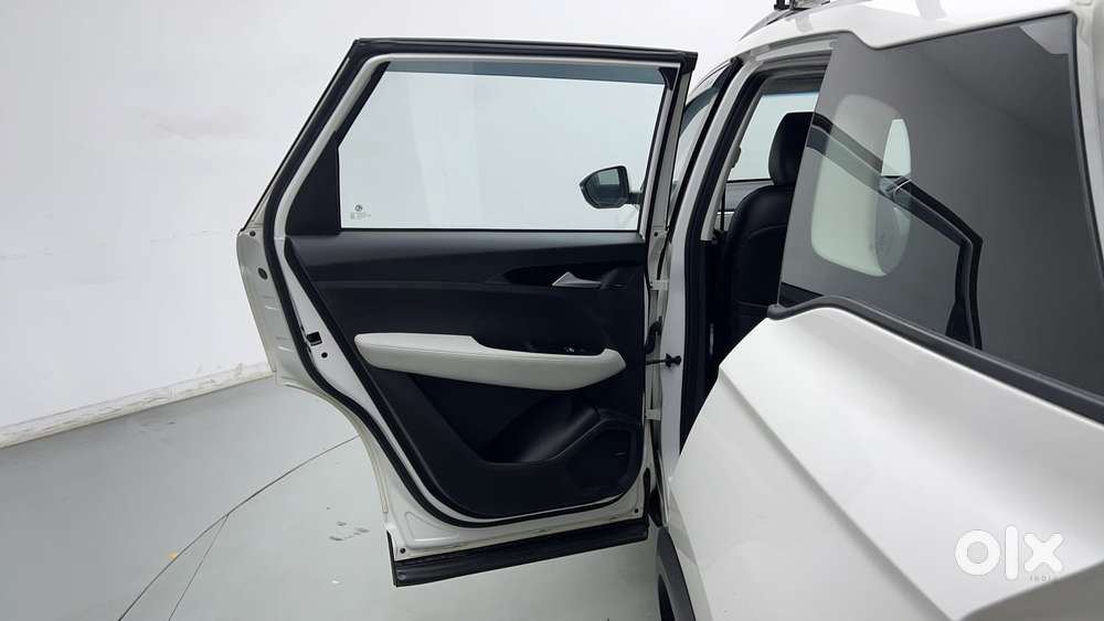 Mg Hector Plus 1.5 Hybrid Super Turbo 7 Str, 2022, Cng & Hybrids