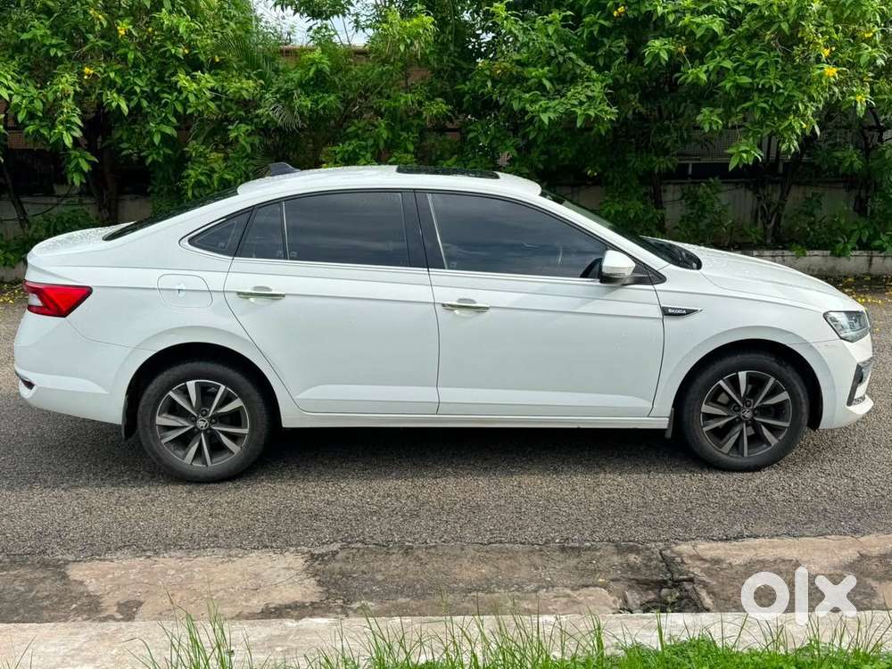 Skoda Slavia Style 1.0l Tsi At, 2022, Petrol