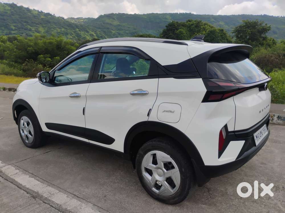 Tata Nexon Pure (s) 1.2 Petrol 6amt, 2024, Petrol