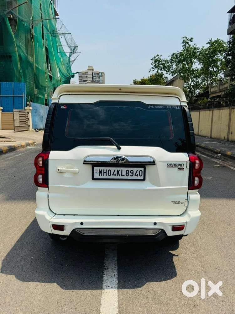 Mahindra Scorpio S11
