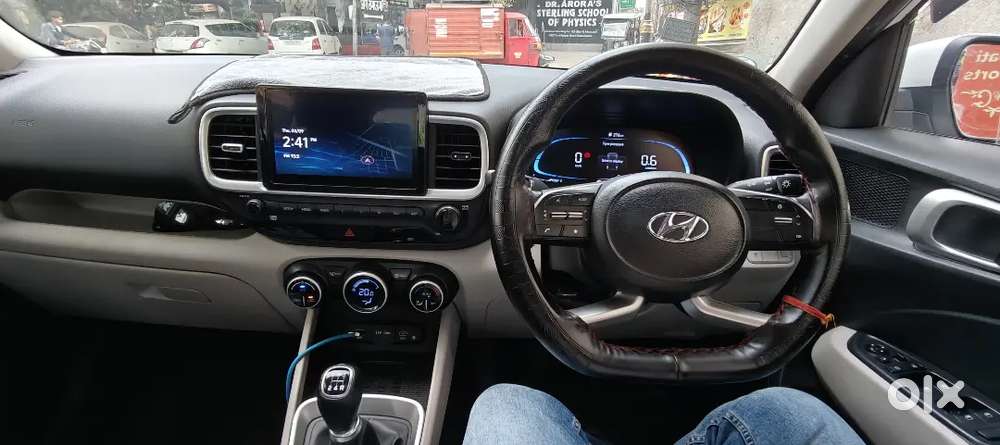 Hyundai Venue Petrol Manual 2023