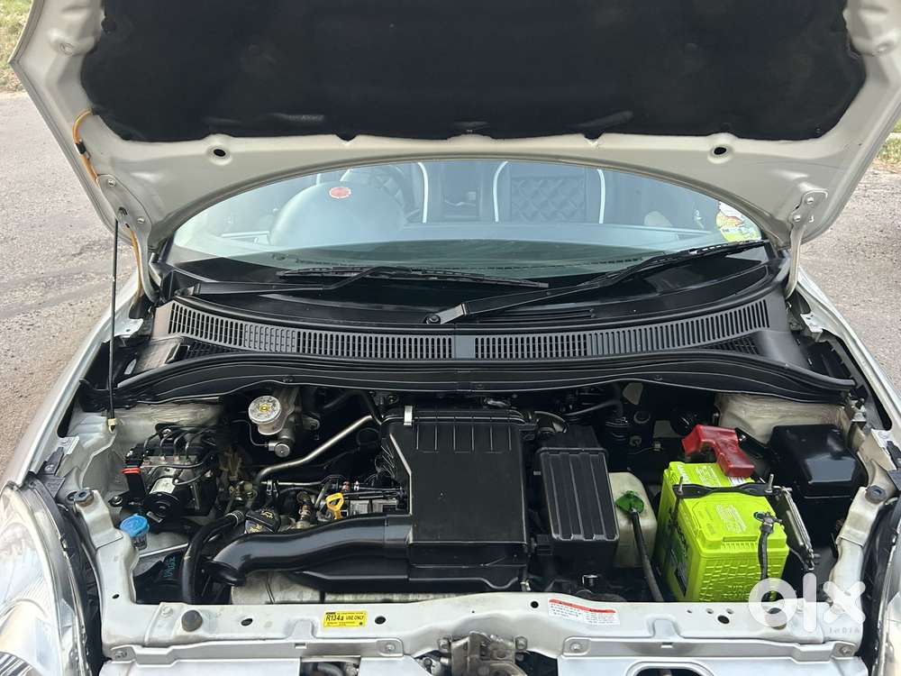 Maruti Suzuki Swift Dzire Zxi, 2011, Petrol