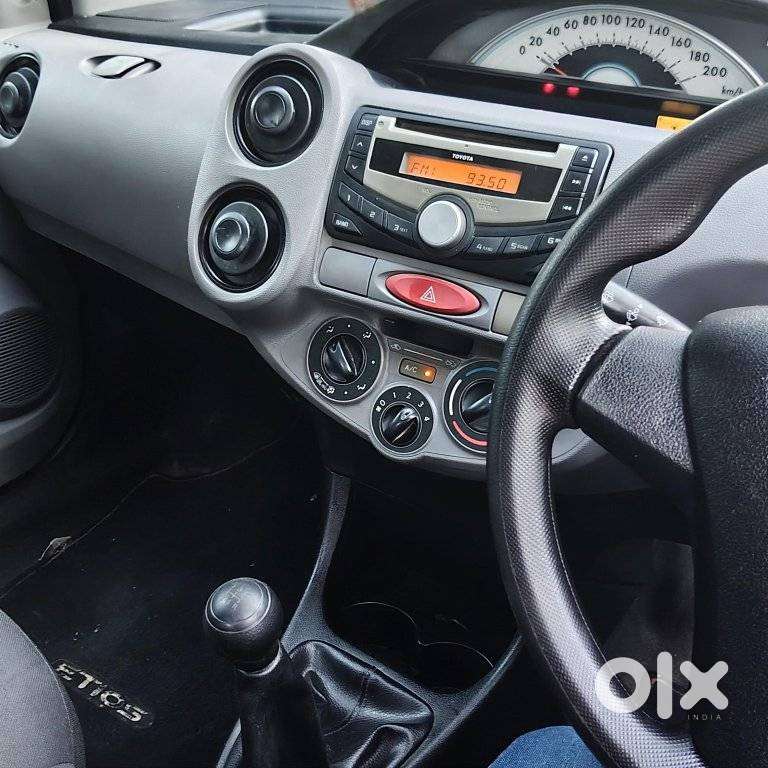 Toyota Etios 2010-2012 G, 2011, Petrol