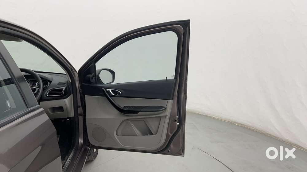 Tata Tiago Xz, 2017, Petrol