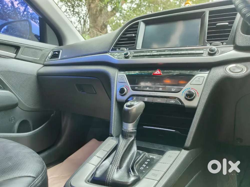 Hyundai Elantra 2017 Diesel 108000 Km Driven