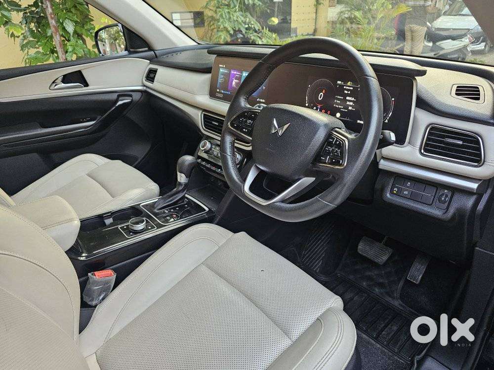 Mahindra Xuv700 2.2 Ax 7 Diesel At Luxury Pack Str, 2024, Diesel
