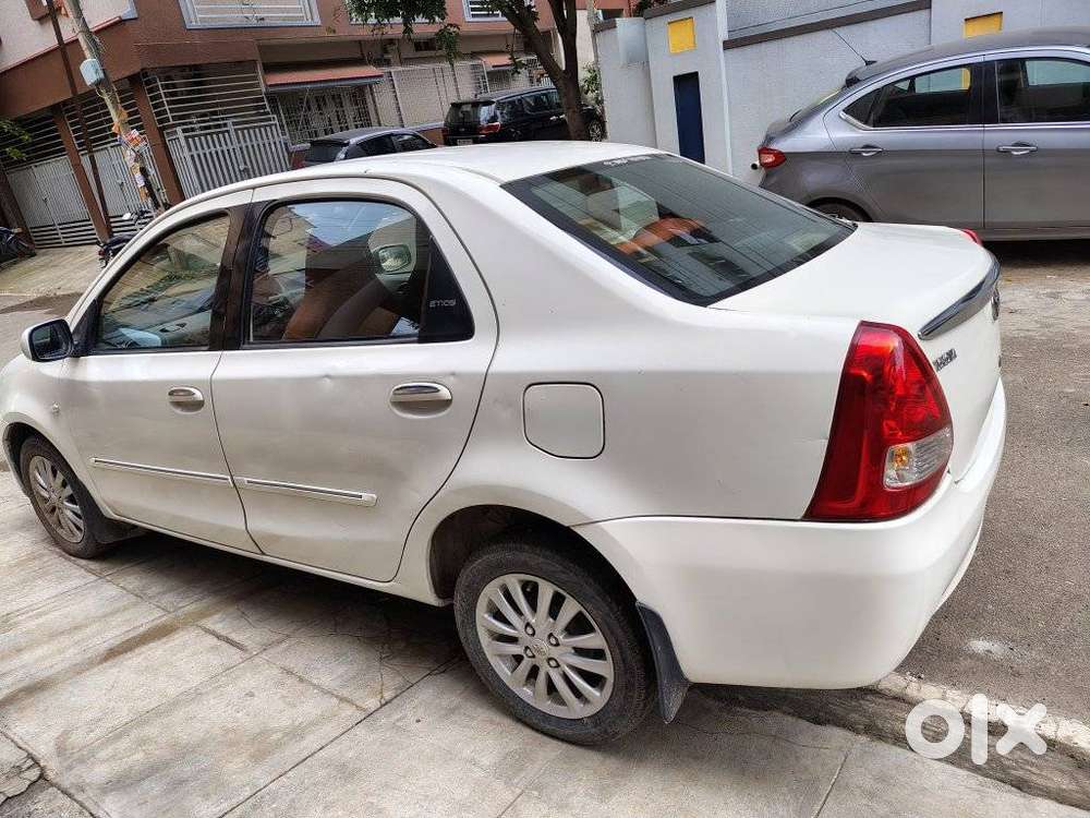 Toyota Etios 1.5 V, 2011, Petrol