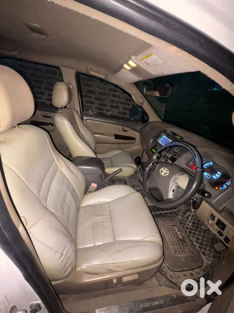 Toyota Fortuner 2013 Diesel 148196 Km Driven.