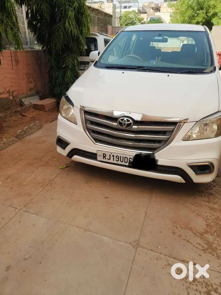 Toyota Innova Diesel 2014 Variant