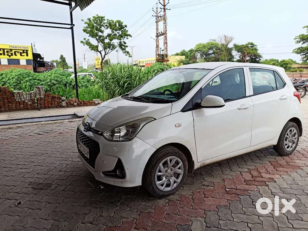 Hyundai Grand I10 2017 Petrol 90000 Km Driven