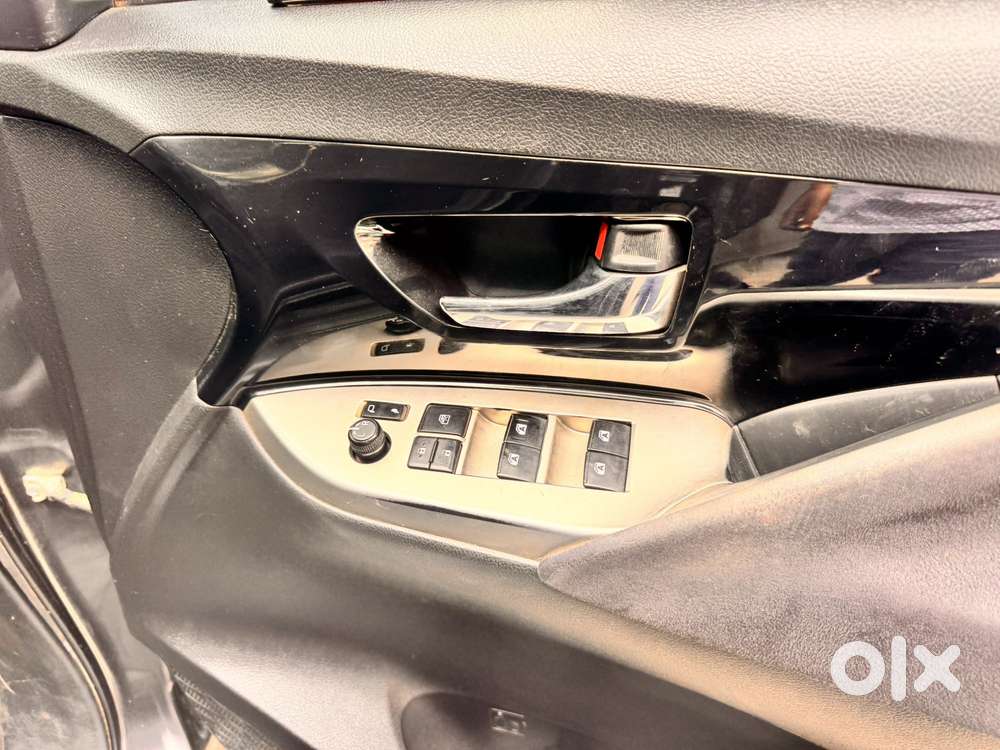 Toyota Innova Crysta 2.4 V, 2019, Diesel