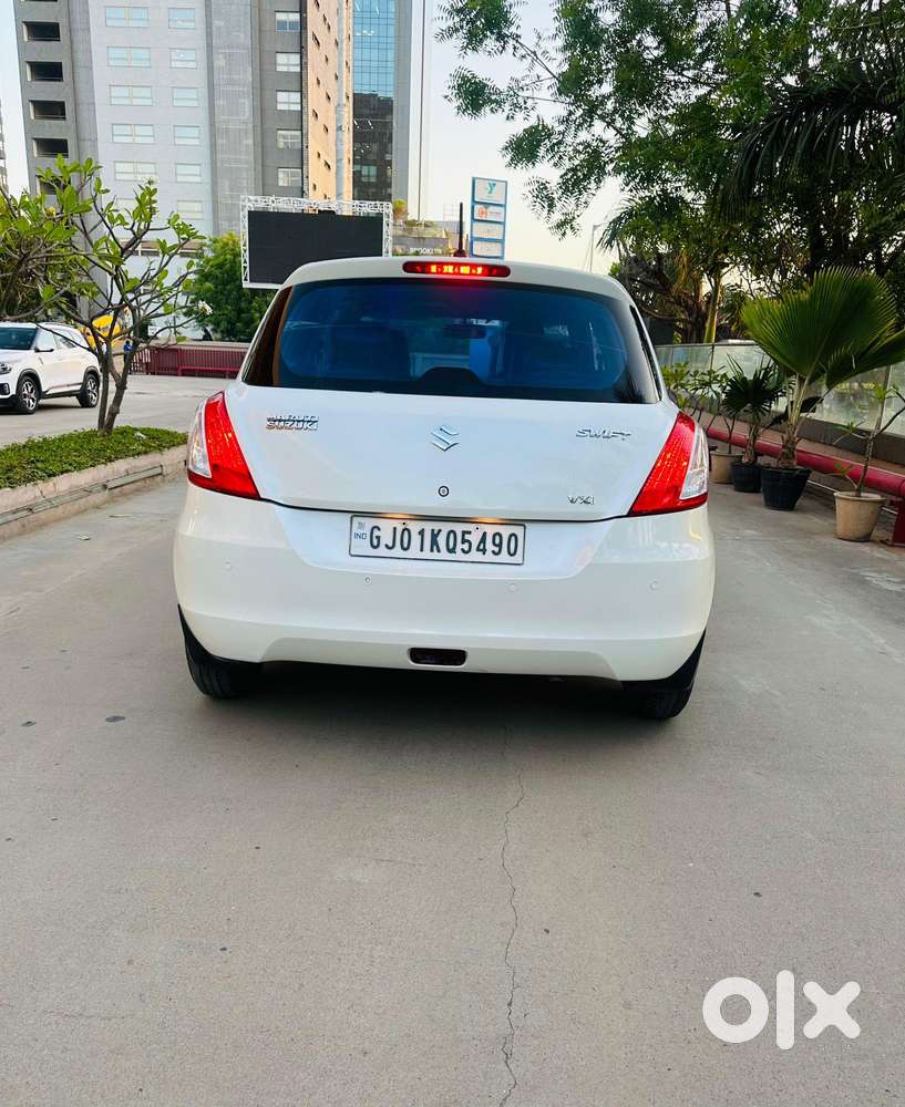 Maruti Suzuki Swift Vxi + Manual, 2012, Petrol