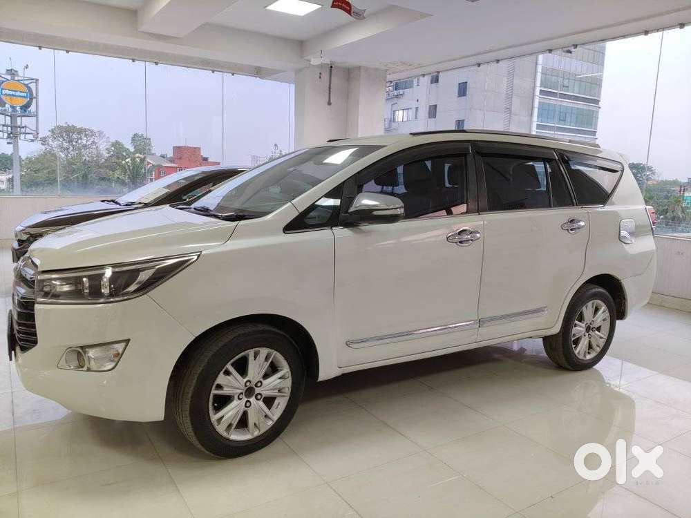 Toyota Innova Crysta 2.8z Automatic, 2016, Diesel