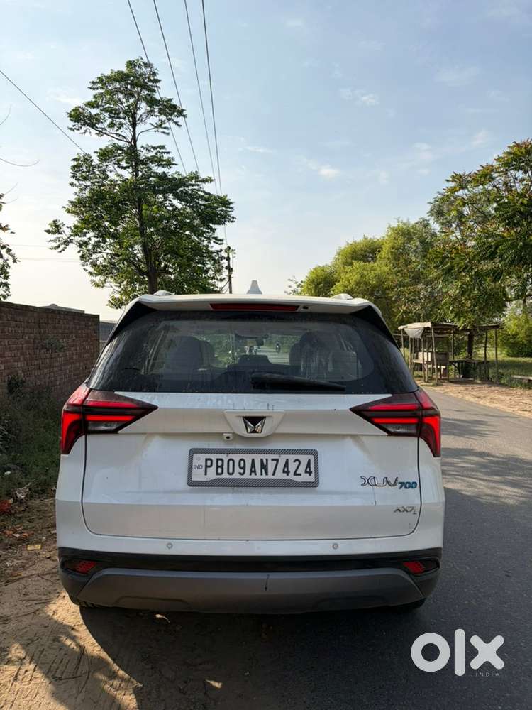 Mahindra Xuv700 2023 Diesel Well Maintained