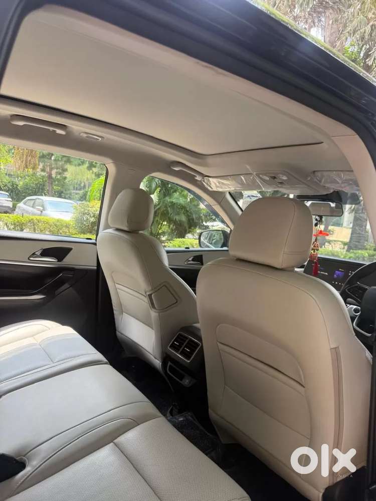 Mahindra Xuv700 2.2 Ax 7 Diesel At Str Awd, 2025, Diesel
