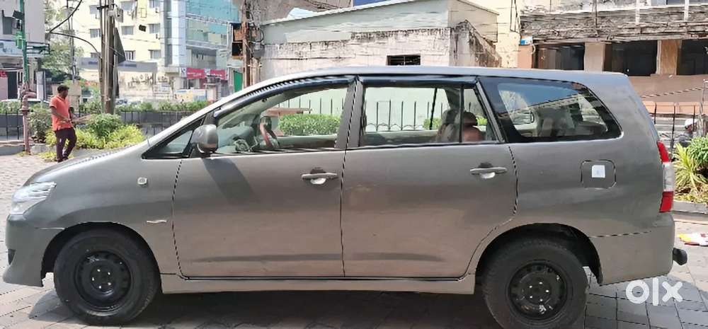 Toyota Innova 2011 Diesel 102000 Km Driven