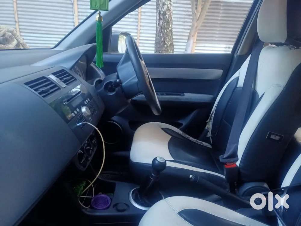 Maruti Suzuki Swift Dzire 2010 Petrol 96800 Km Driven