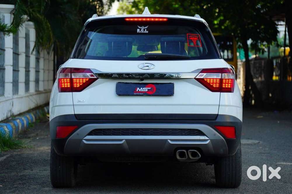 Hyundai Alcazar Platinum, 2023, Petrol