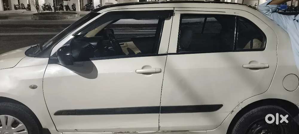 Mujhe 2017 Model Taxi Gadi Dena Hai