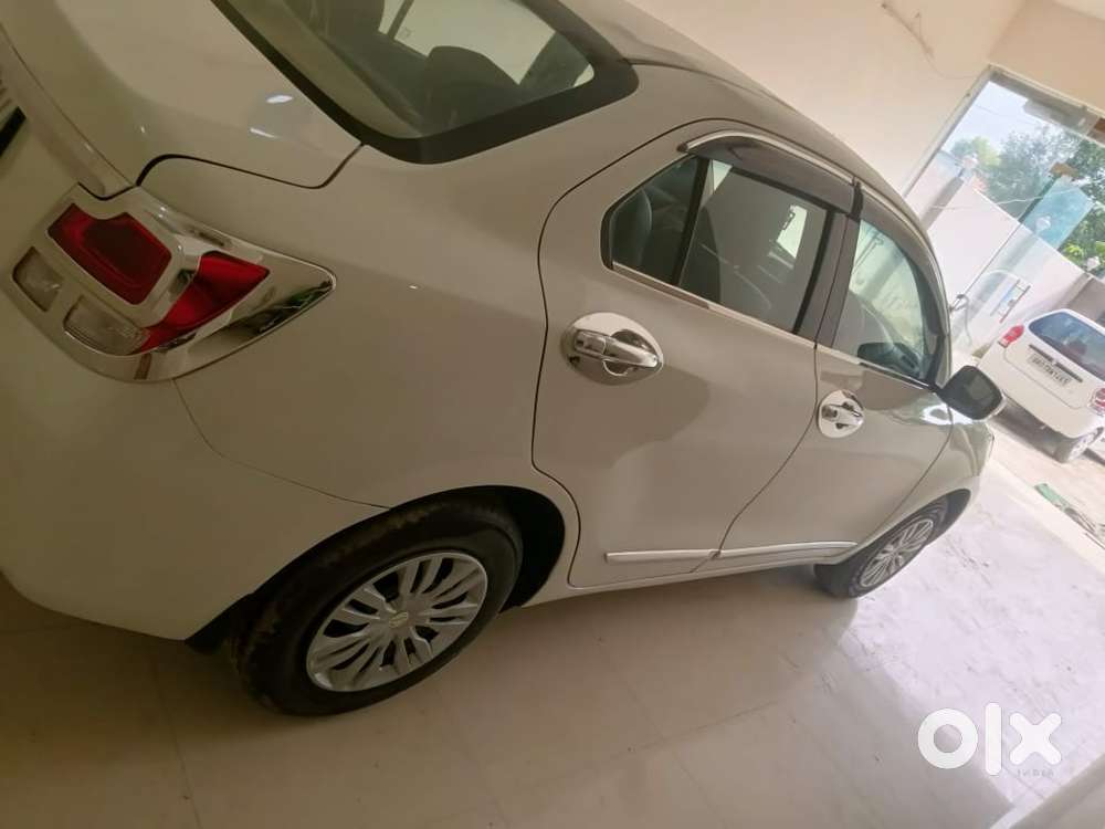 Maruti Suzuki Dzire 1.2 Vxi, 2022, Petrol