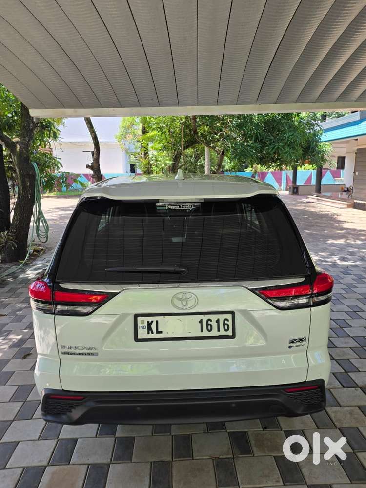 Toyota Innova Hycross 2.0 Zx (o) Hybrid 7 Str, 2025, Petrol