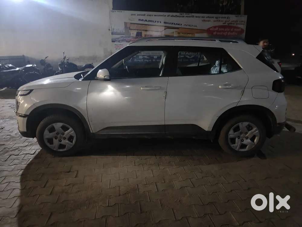 Hyundai Venue 2023 Petrol Manual