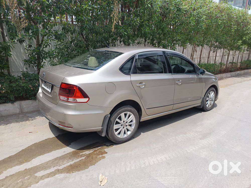 Volkswagen Vento Celeste 1.6 Highline, 2016, Petrol