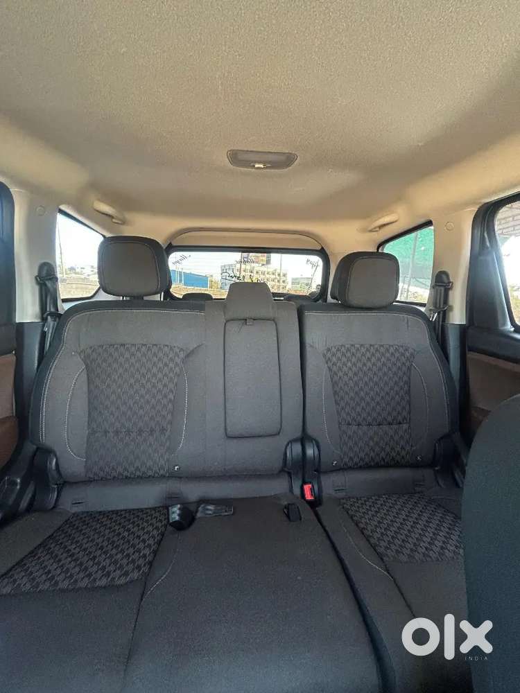 Full Show Room Condition .
New Tyre & Insurances Running
Single Use.