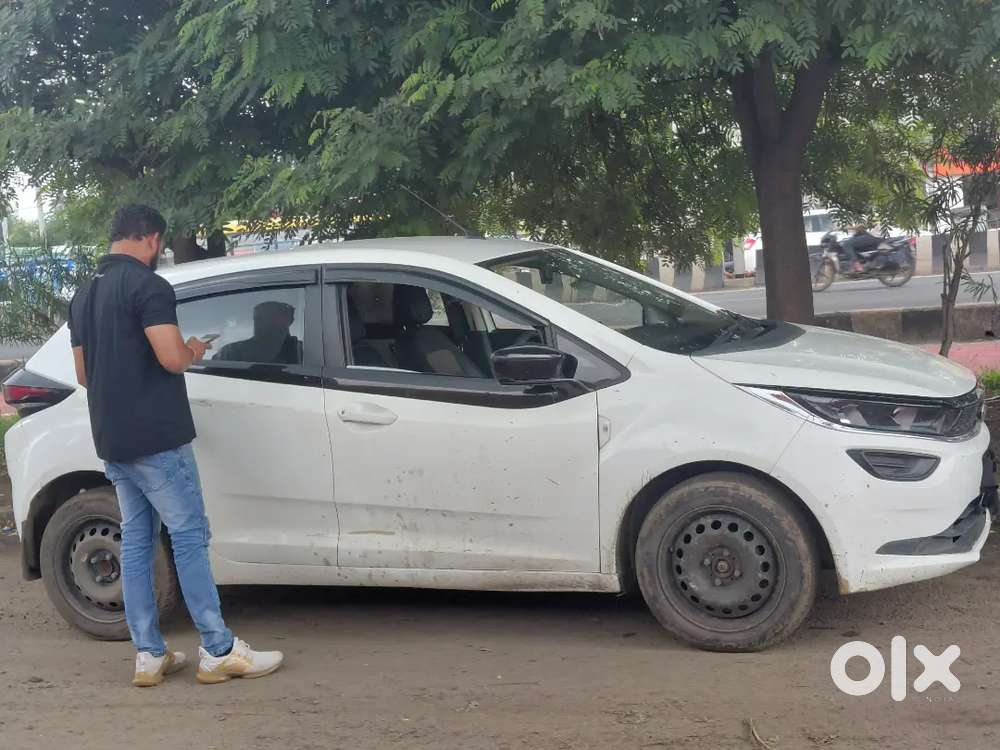Tata Altroz Petrol 2023