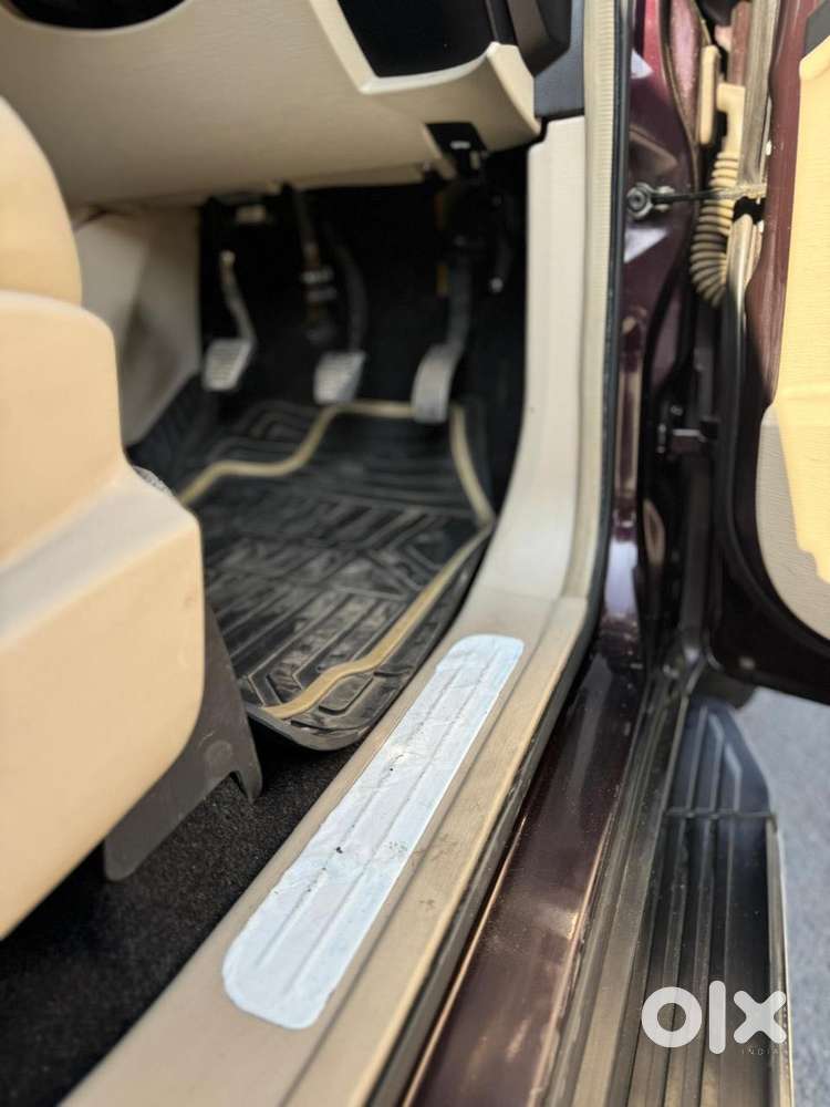 Mahindra Xuv500 W8 Dual Tone, 2015, Diesel