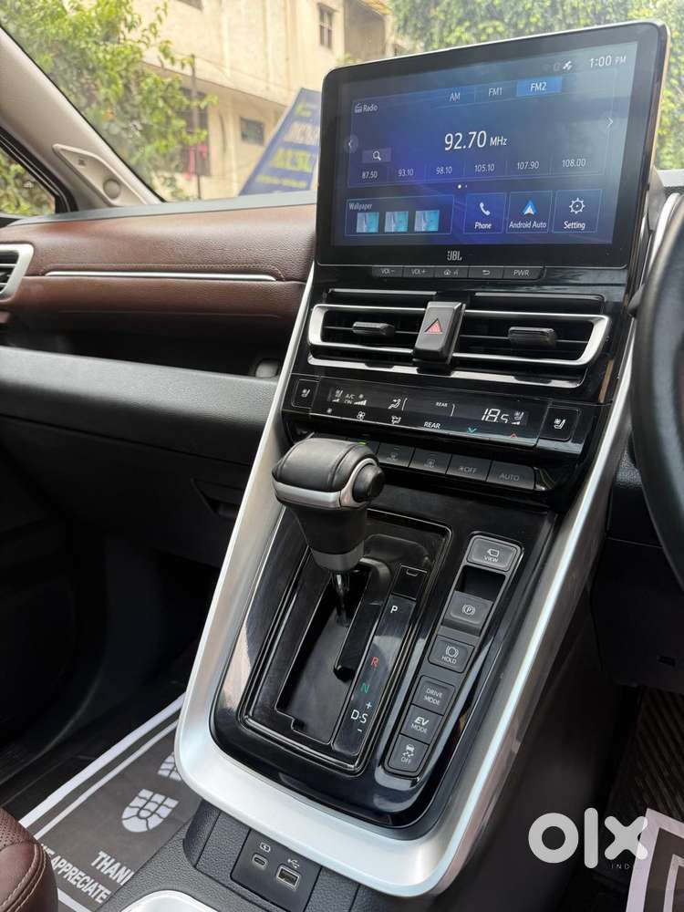 Toyota Innova Hycross 2.0 Zx Hybrid 7 Str, 2025, Petrol