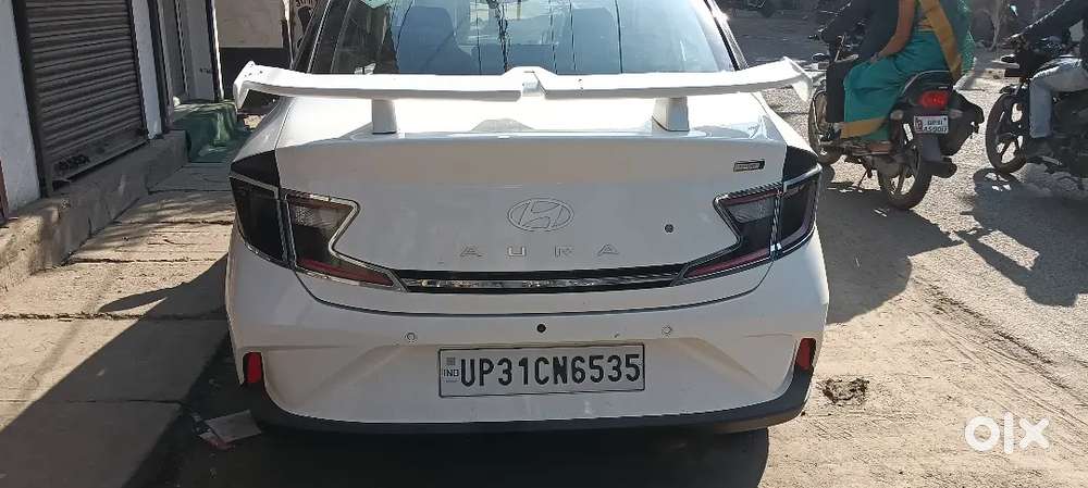 सिर्फ पंच मैन चली हुई है