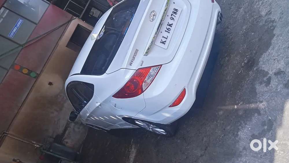 Hyundai Verna Fludic 1.6