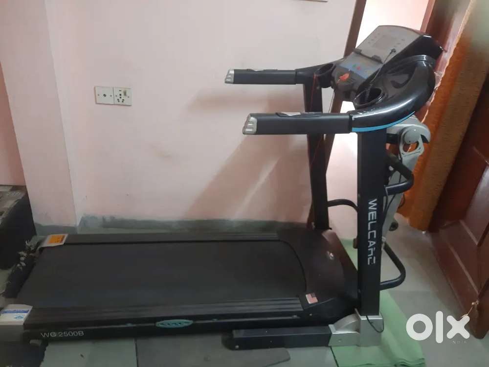 Tredmill with Tummy and waist trimming machine