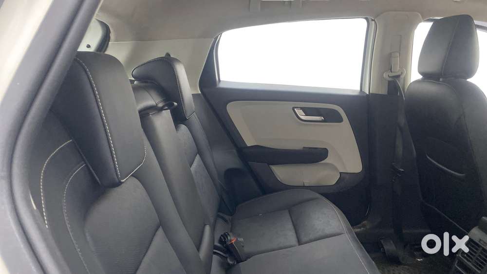 Tata Altroz 1.2 Xza Plus, 2023, Petrol