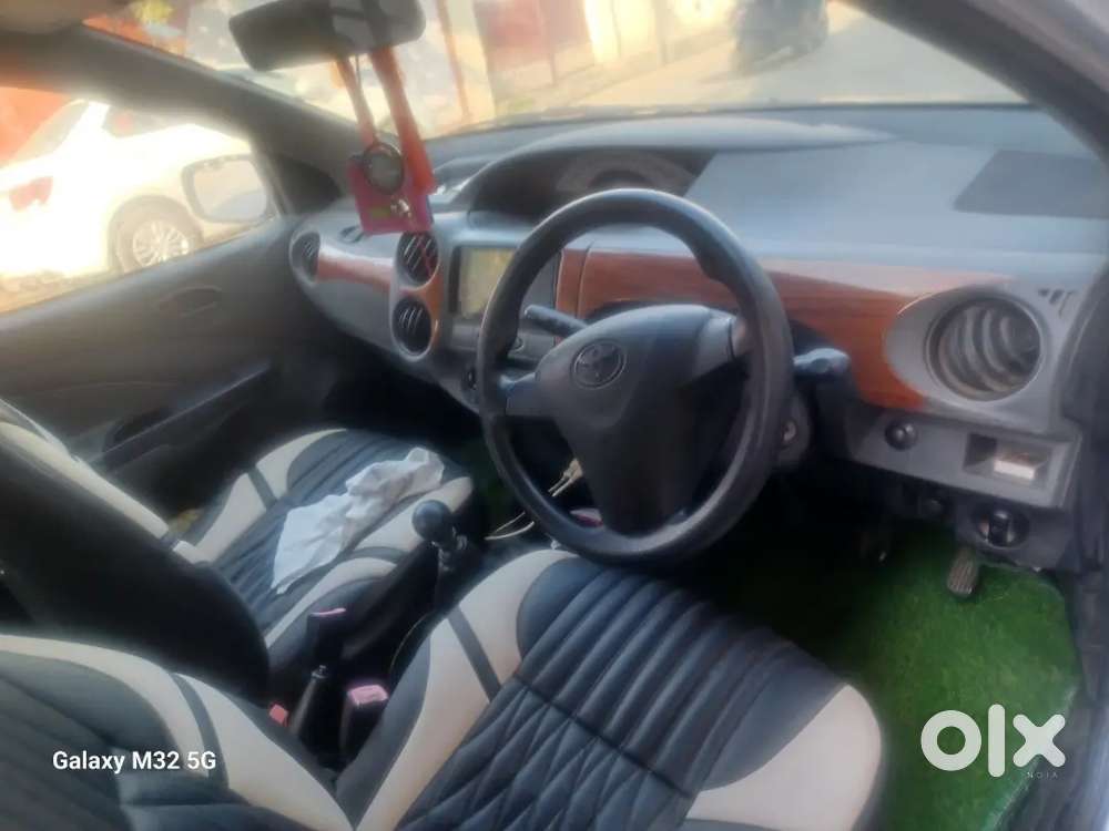 Toyota Etios 2012 Diesel 140000 Km Driven