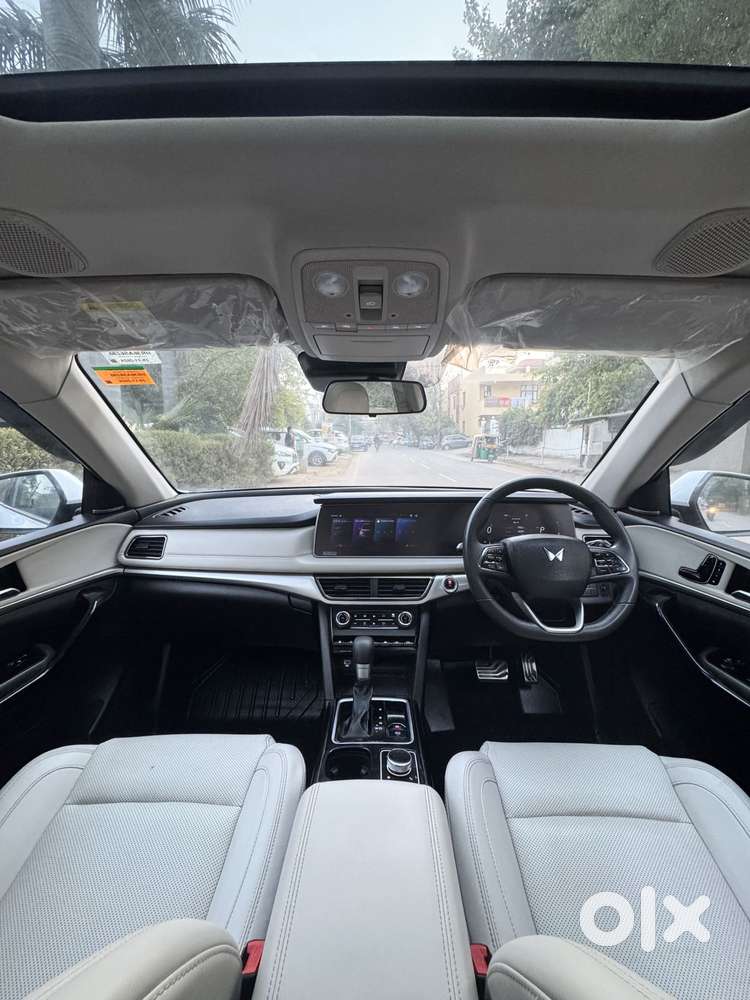 Mahindra Xuv700 2.2 Ax 7 Diesel At Luxury Pack Str, 2024, Diesel