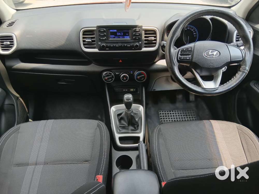 Hyundai Venue 1.2 S (o), 2022, Petrol