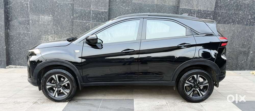 Tata Nexon Creative Plus 1.2 Petrol 6mt Dark Edition, 2024, Petrol