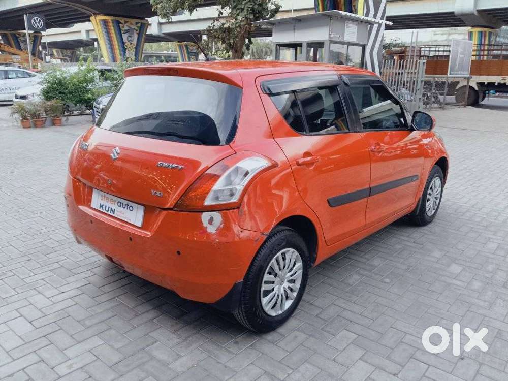 Maruti Suzuki Swift Vxi 1.2 Abs Bs-iv, 2017, Petrol
